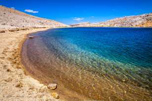 Mono Pass Lake looking north-0429.jpg